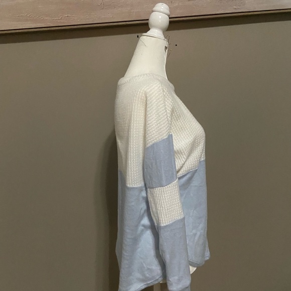 Blue & White Long sleeve sweater from Francesca’s - Picture 3 of 4